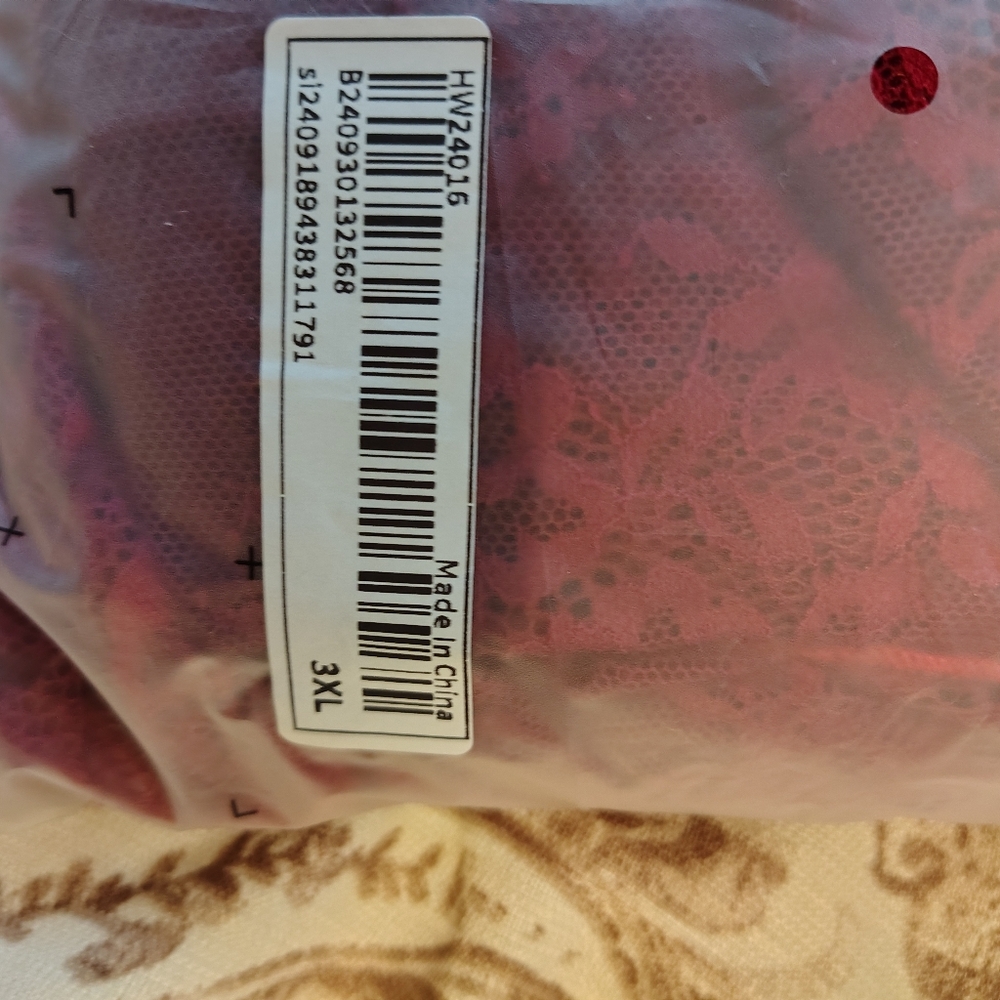 Lace Halter Lingerie Set in Red - Picture 12 of 15